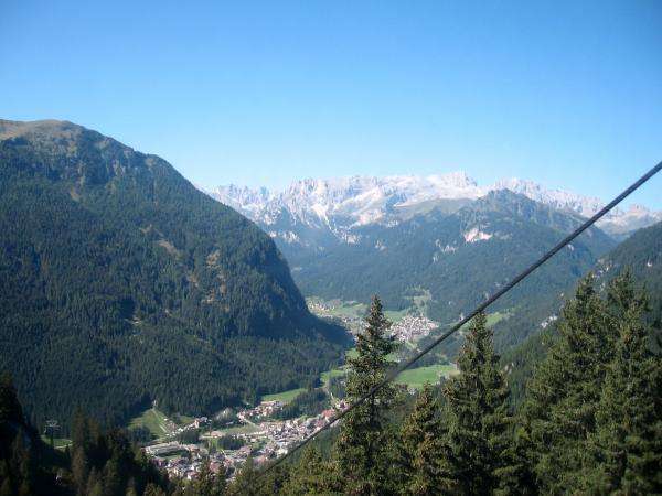 Italia - Dolomity; Canazei puzzle online