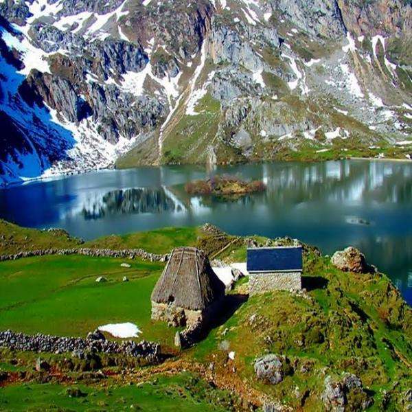 Lago en Asturias puzzle online