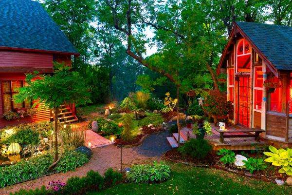 Wiejskie domki,ogród,drzewa puzzle online