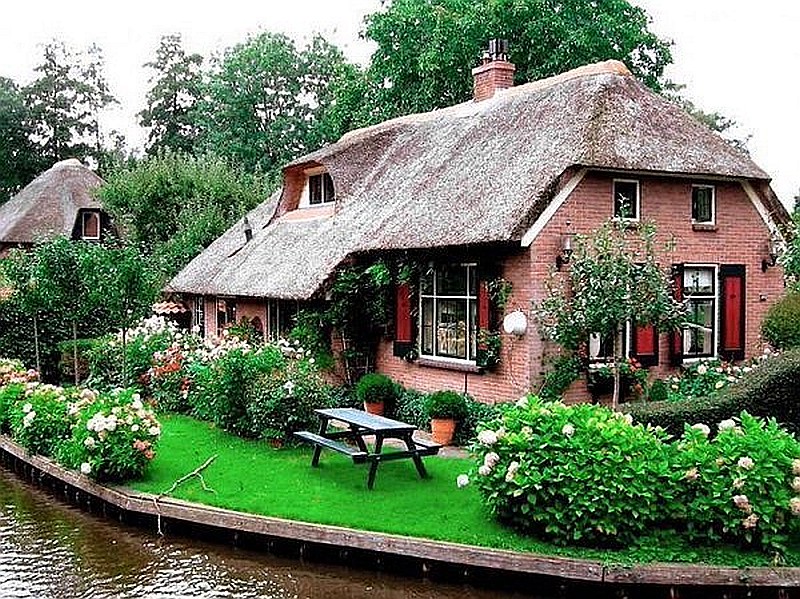 Dom w Holandii puzzle online