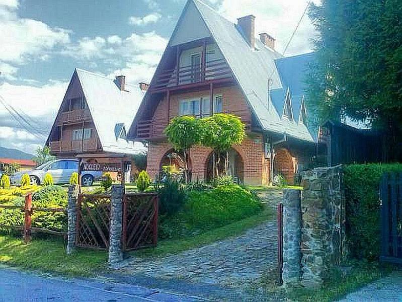 Bieszczady dom w Wołkowyjach puzzle online