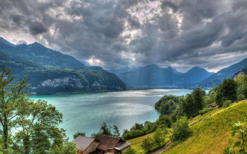 Szwajcaria , chmury nad Alpami puzzle online