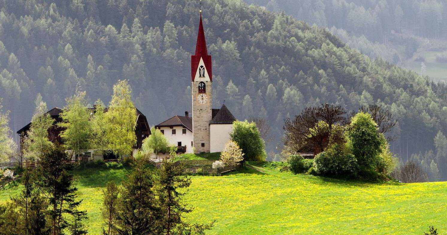 Kościół w górach puzzle online