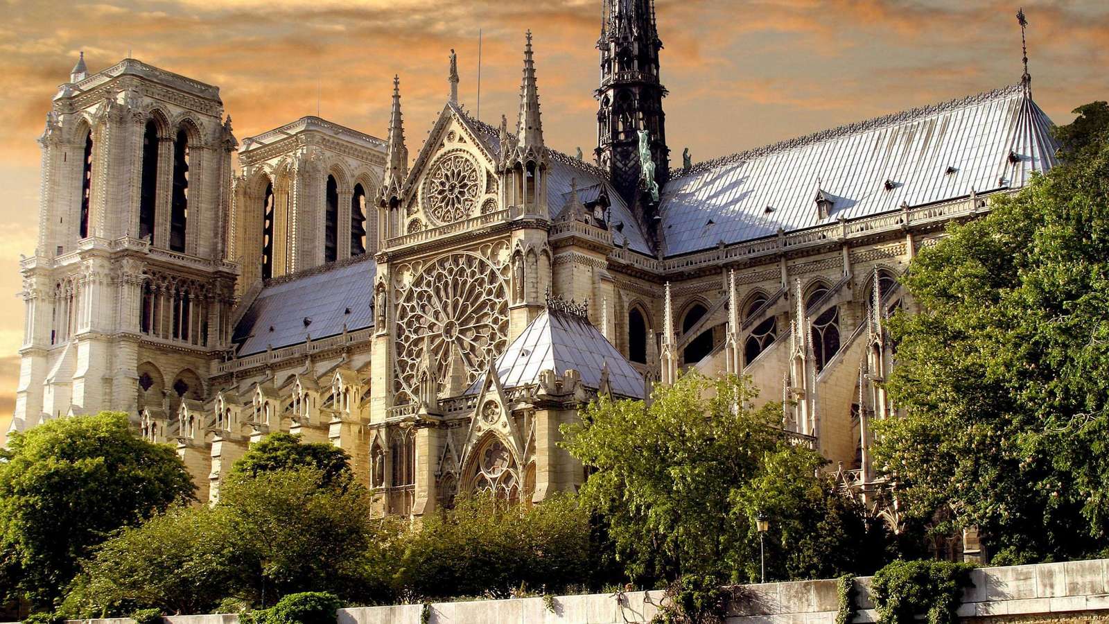 Katedra w Paryżu puzzle online