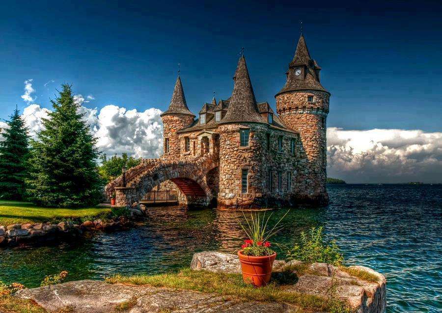 Zamek na wodzie puzzle online