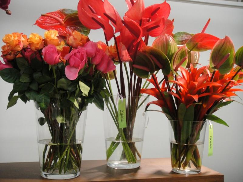 Kwiaty w wazonach puzzle online