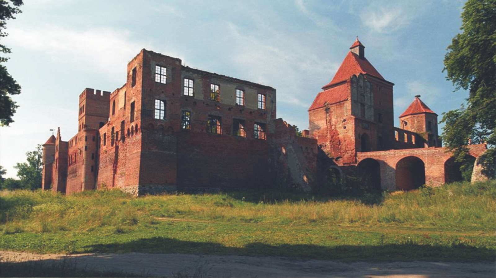 Ruiny zamku w Szymbarku puzzle online