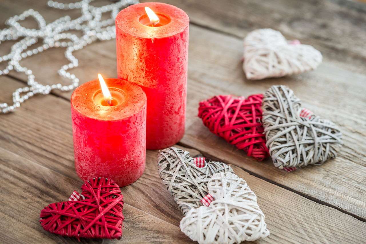 Walentynkowe serca i świeczki puzzle online
