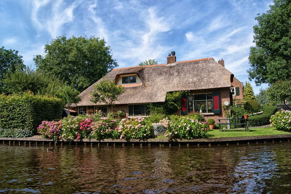 Holandia. Dom nad Kanałem. puzzle online