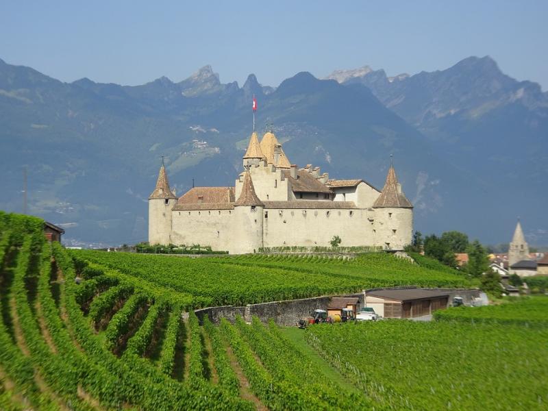 Zamek w Szwajcarii. puzzle online