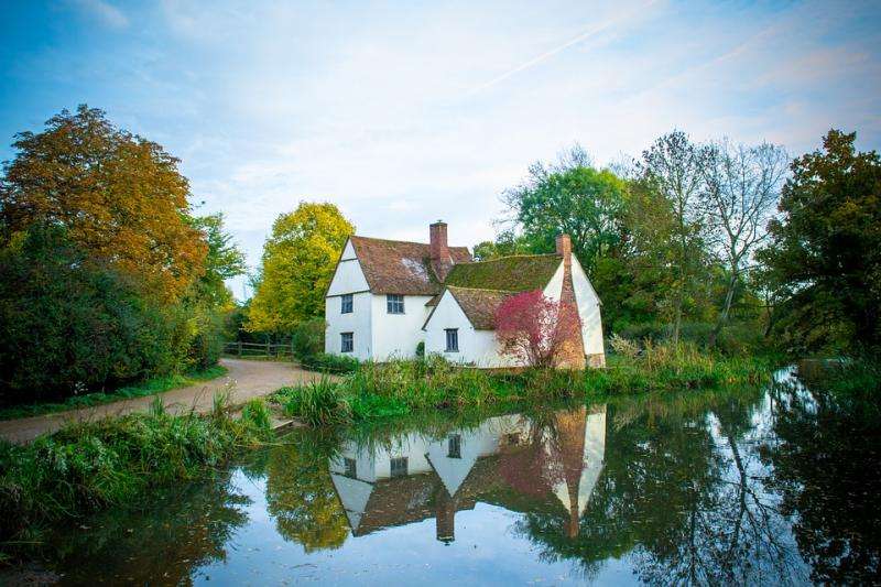 Dom nad rzeką w Anglii puzzle online