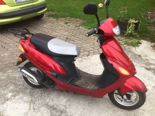 red scooter jigsaw puzzle