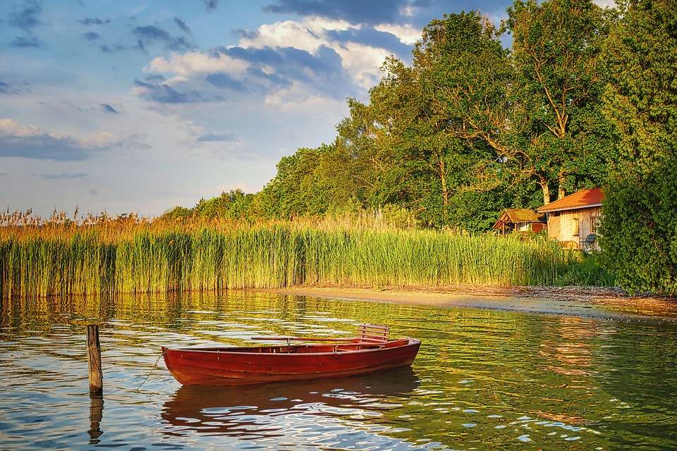 Łódka na jeziorze. puzzle online