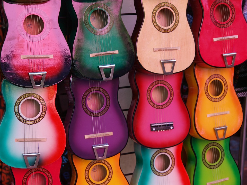 Kolorowe gitary. puzzle online