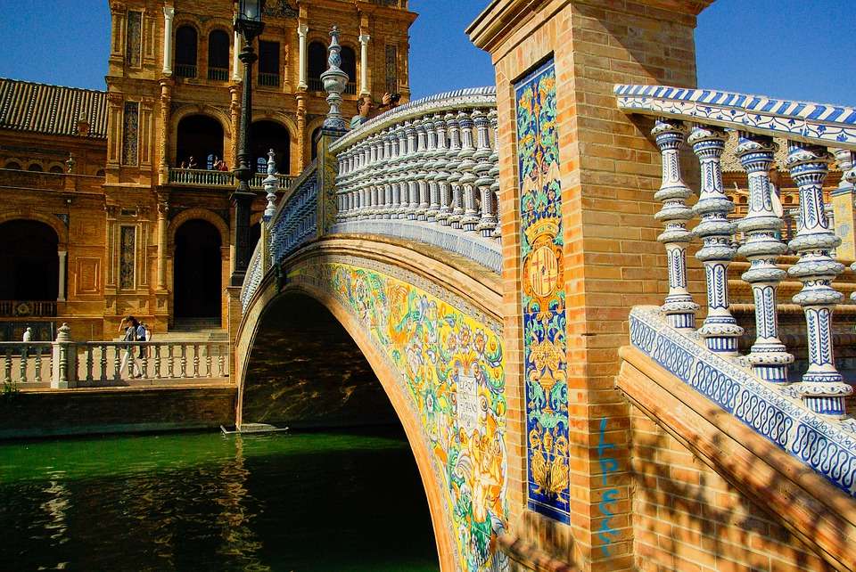 Kolorowy most w Sewilli. puzzle online