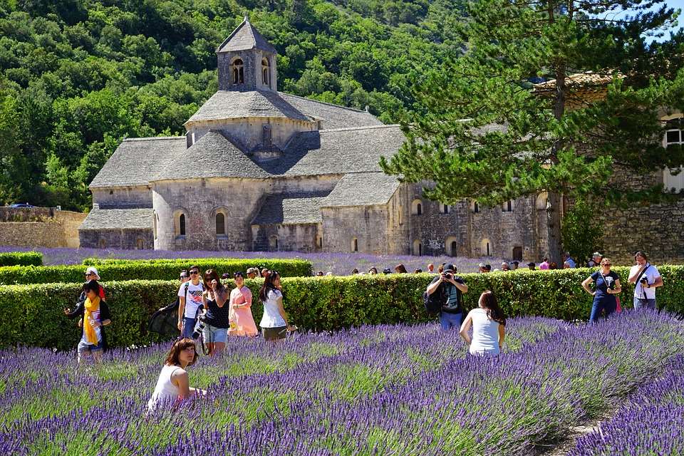 Abbaye De Senanque. Francja. puzzle online