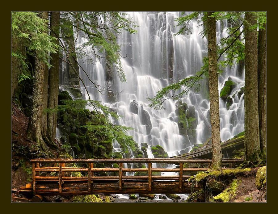 Wodospad w Oregonie. puzzle online
