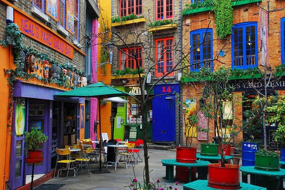 Kolorowy miejski krajobraz. puzzle online