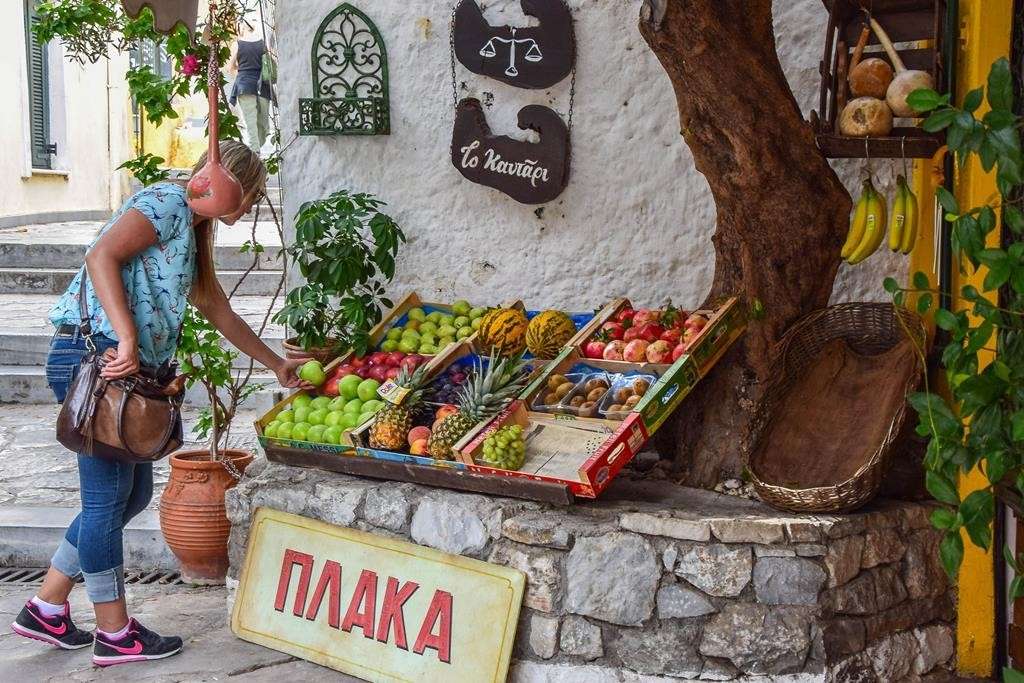 Kram z owocami w Atenach. puzzle online