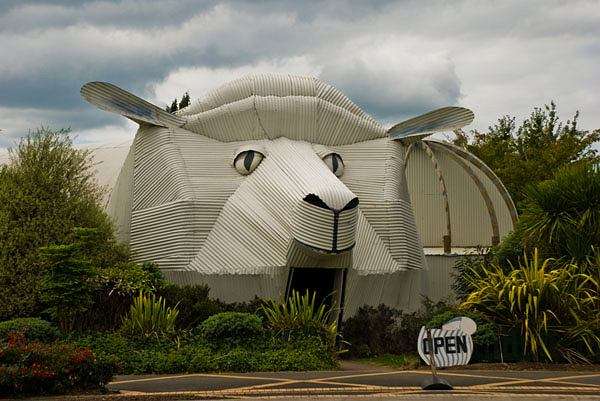 Budynek w kształcie owcy. puzzle online