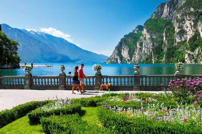 Promenada przy Jeziorze Garda. puzzle online