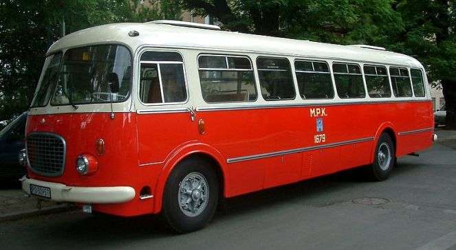 Czerwony autobus. puzzle online
