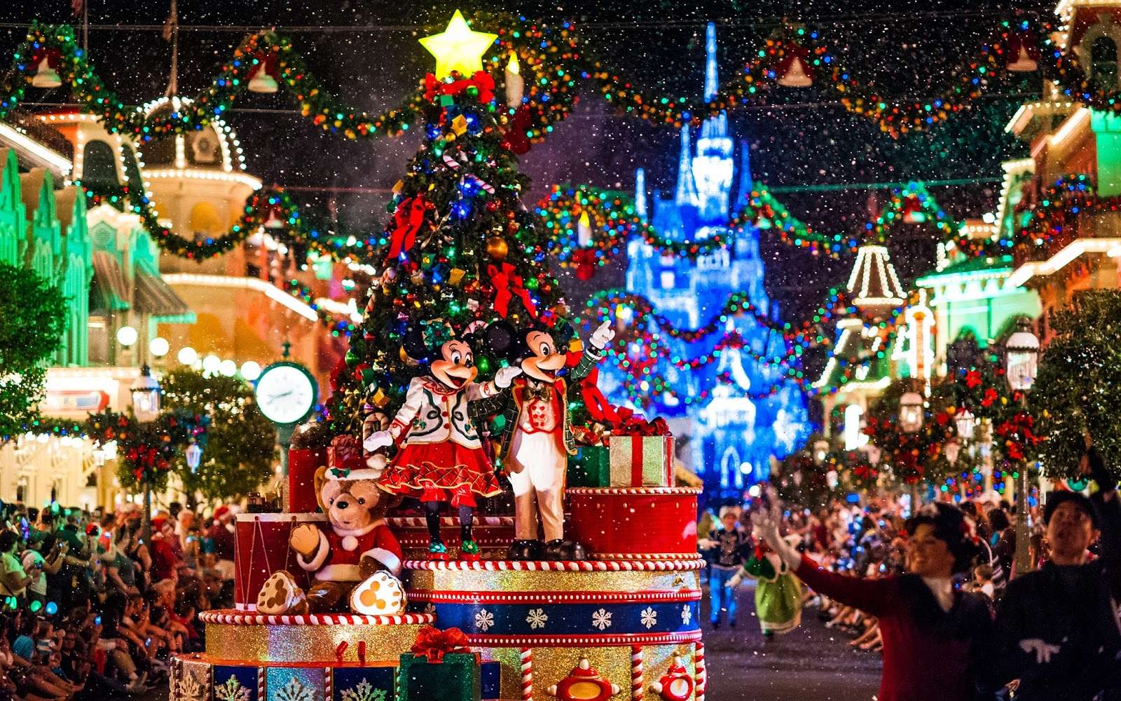 Christmas at Disneyland puzzle online