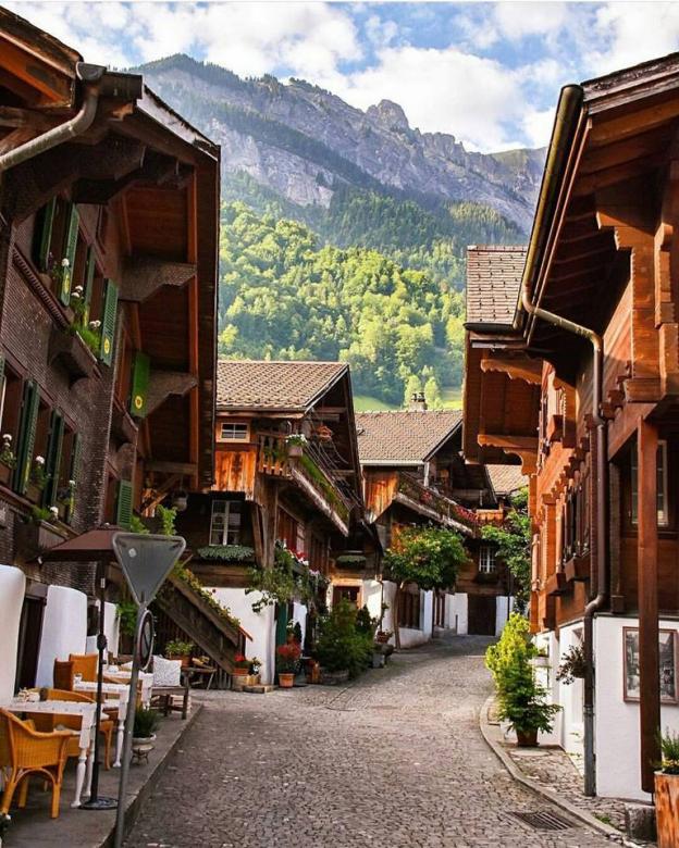 Szwajcarska wioska. puzzle online