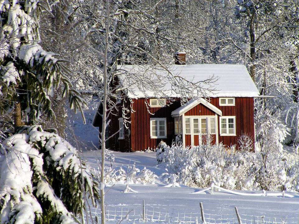 Domek w zimowym krajobrazie. puzzle online
