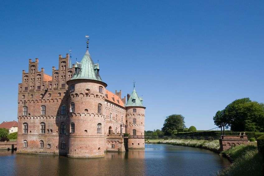Zamek w Fuen w Danii. puzzle online
