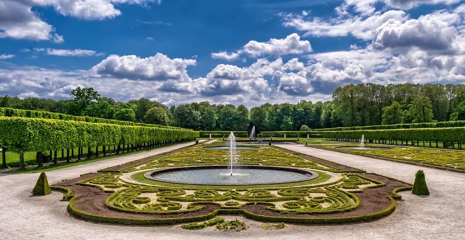 Pałacowy ogród . puzzle online