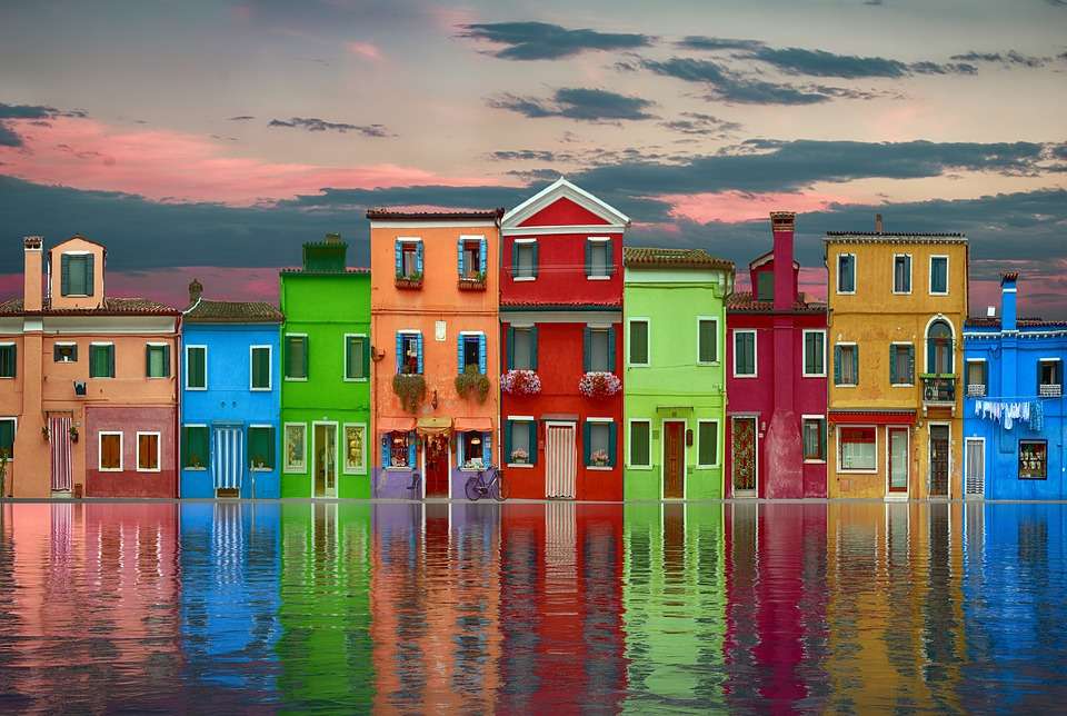 Kolorowe domy . puzzle online