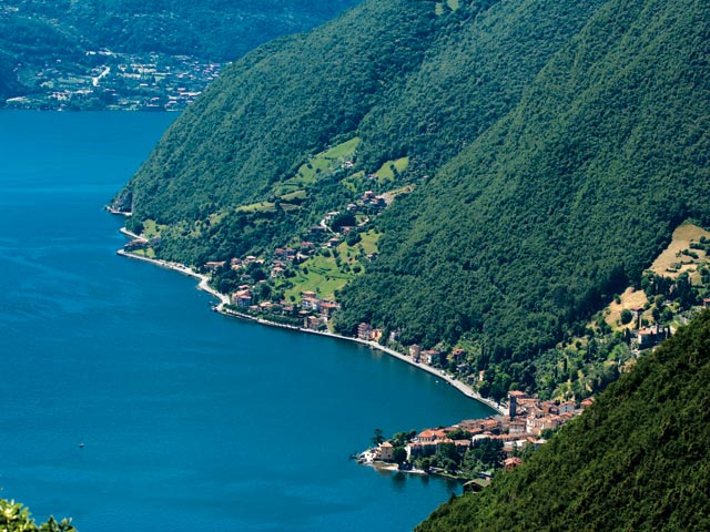 Jezioro Isero w Lombardii. puzzle online