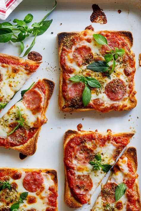 Mini pizza włoska puzzle online
