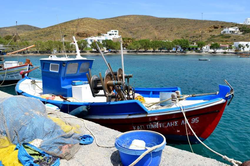 Łódź rybacka w Grecji puzzle online