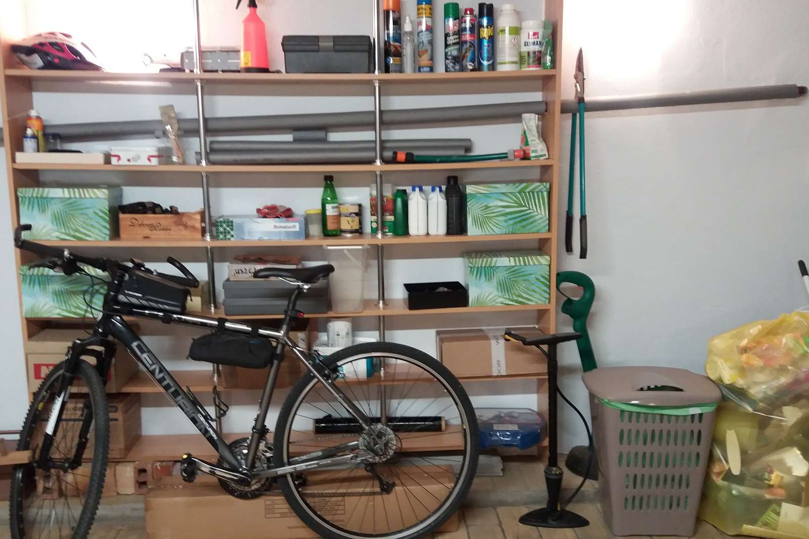 rower w garażu puzzle online