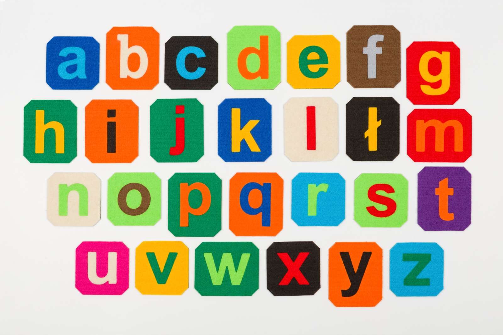 Kolorowe literki puzzle online