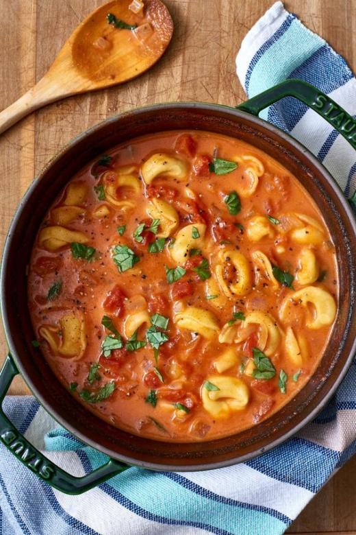 Zupa pomidorowa z tortellini puzzle online