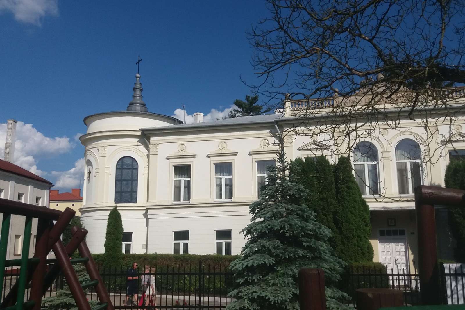 Zabytkowy budynek w Sandomierzu. puzzle online