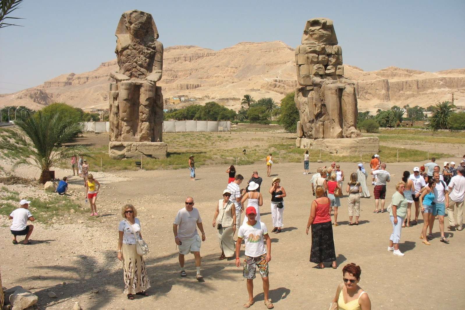 Starożytne kolosy w Egipcie. puzzle online