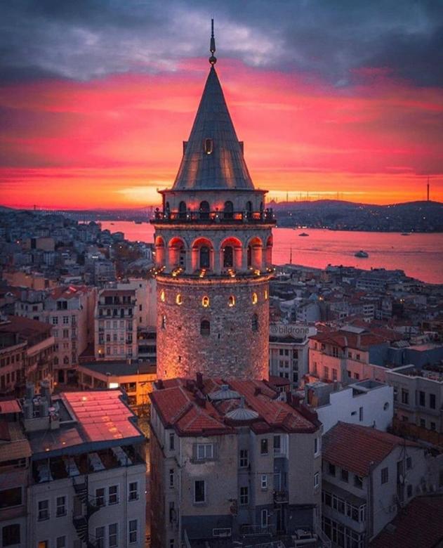 Wschód słońca nad Istambułem w Turcji puzzle online