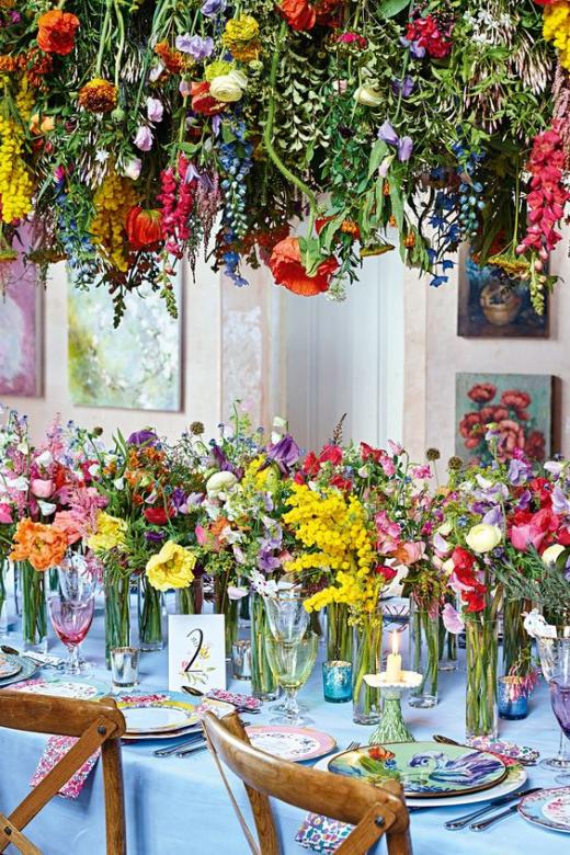 Kwiatowa dekoracja stołu puzzle online