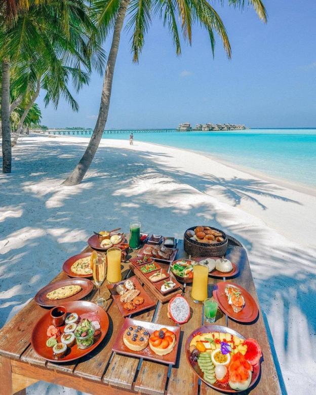 Śniadanie z wspaniałym widokiem na Malediwy puzzle online