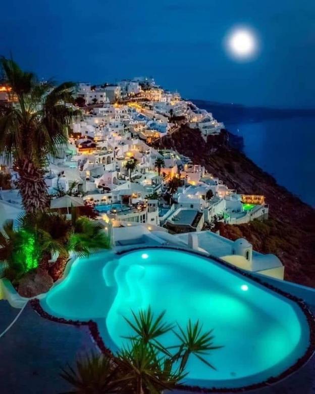 Santorini nocą puzzle online