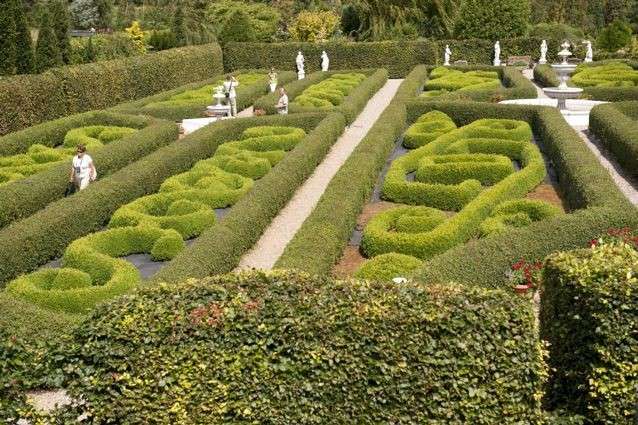piękne ogrody w Dobrzycy puzzle online
