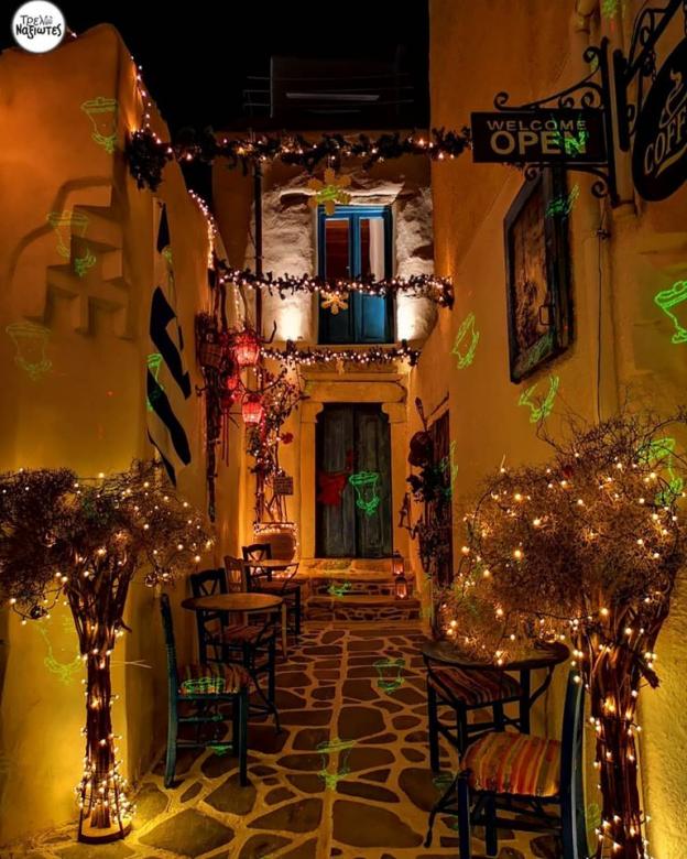 Grecja-Naxos uliczka  nocą puzzle online