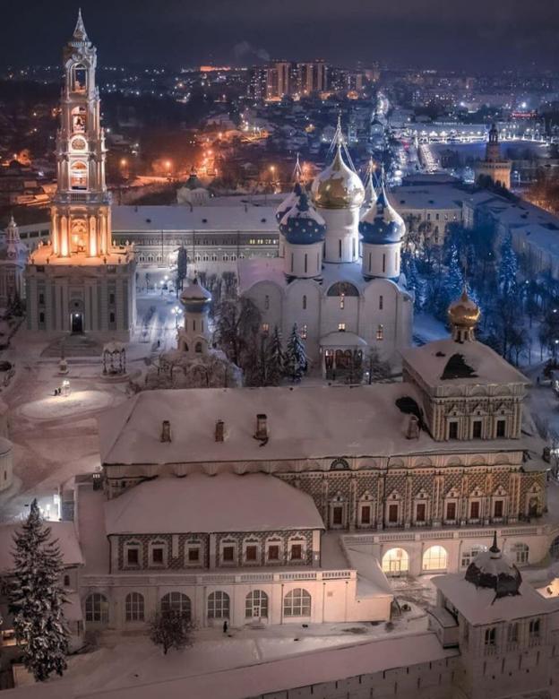 Magiczna zimowa noc w Moskwie puzzle online