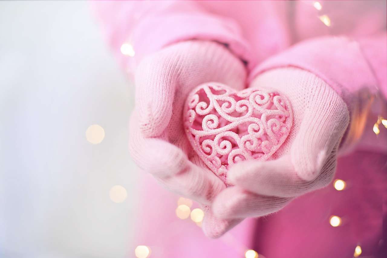 różowe serce puzzle online