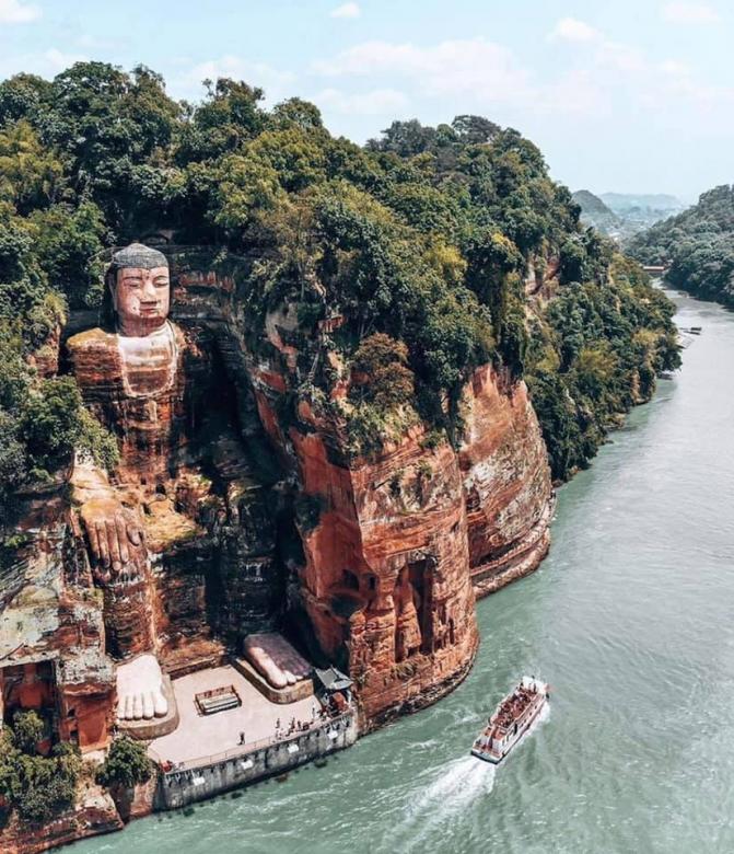 Wielki Budda z Leshan, Chiny. puzzle online