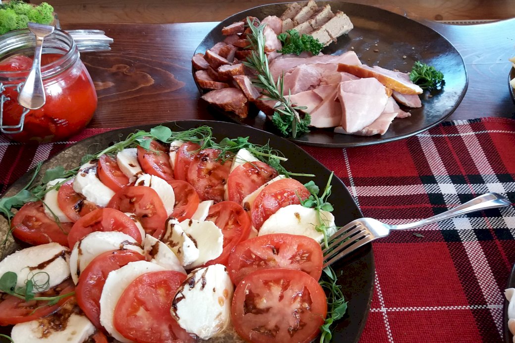 zdrowe śniadanie z pomidorami puzzle online